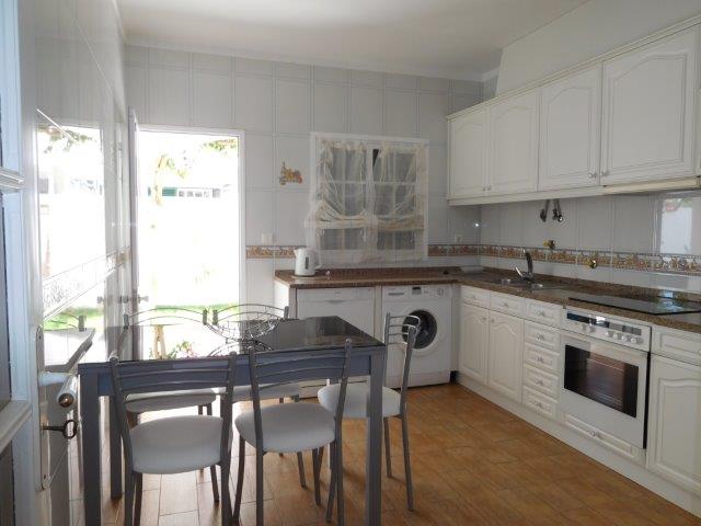 155 : Moradia com 3+1 quartos com piscina privativa - Altura