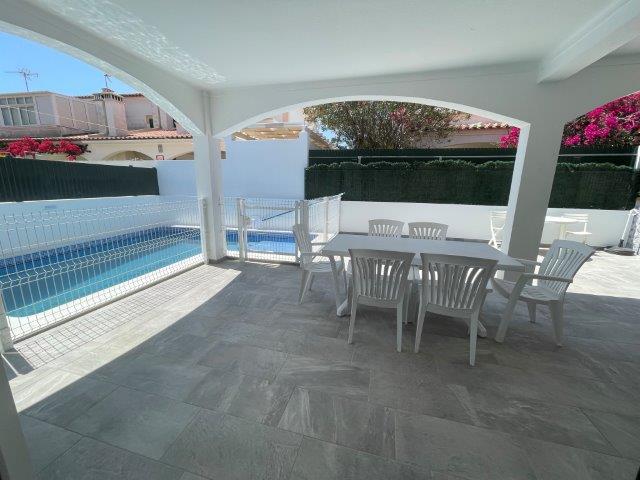81 : Moradia V3 com Piscina - Urb. Dunamar - Altura