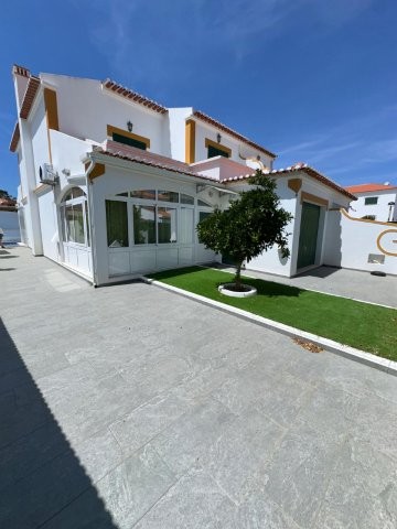 81 : Moradia V3 com Piscina - Urb. Dunamar - Altura