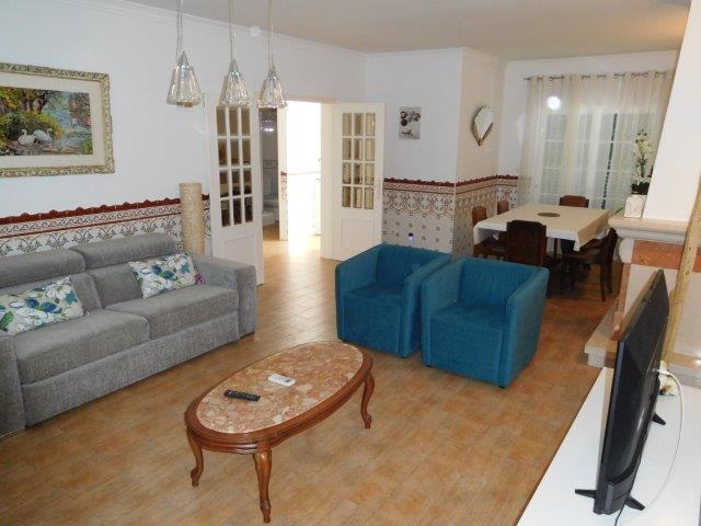 155 : Moradia V3+1 c/ Piscina e junto à praia - Altura